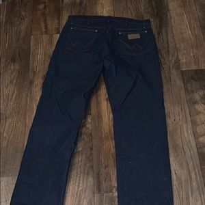 Wrangler jeans 35X30 NEVER WORN.